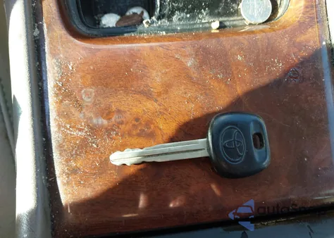 2002 Toyota Avalon Xls from USA, damaged, VIN 4T1BF28B82U251803